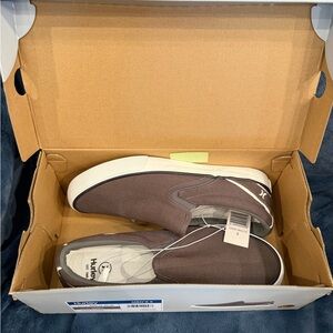 NWT Hurley Men's Gray Slip-On Loafers